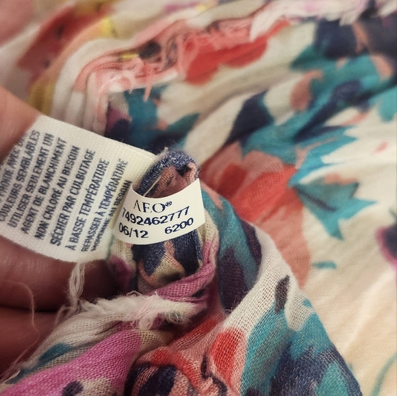 American Eagle Outfitters Colorful Floral Fringe Infinity Scarf - Picture 5 of 6
